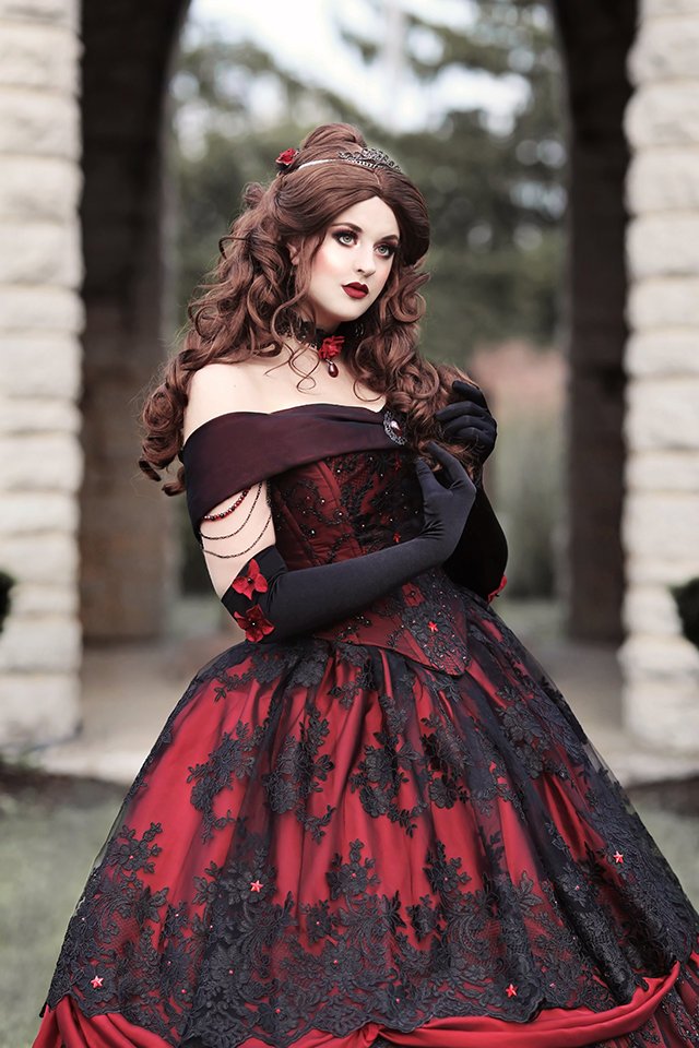 Black and Red Plain Partywear Gowns