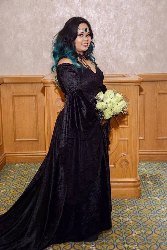 SOLD OUT Black Gothic Gwendolyn Medieval Plus Size Gown Custom