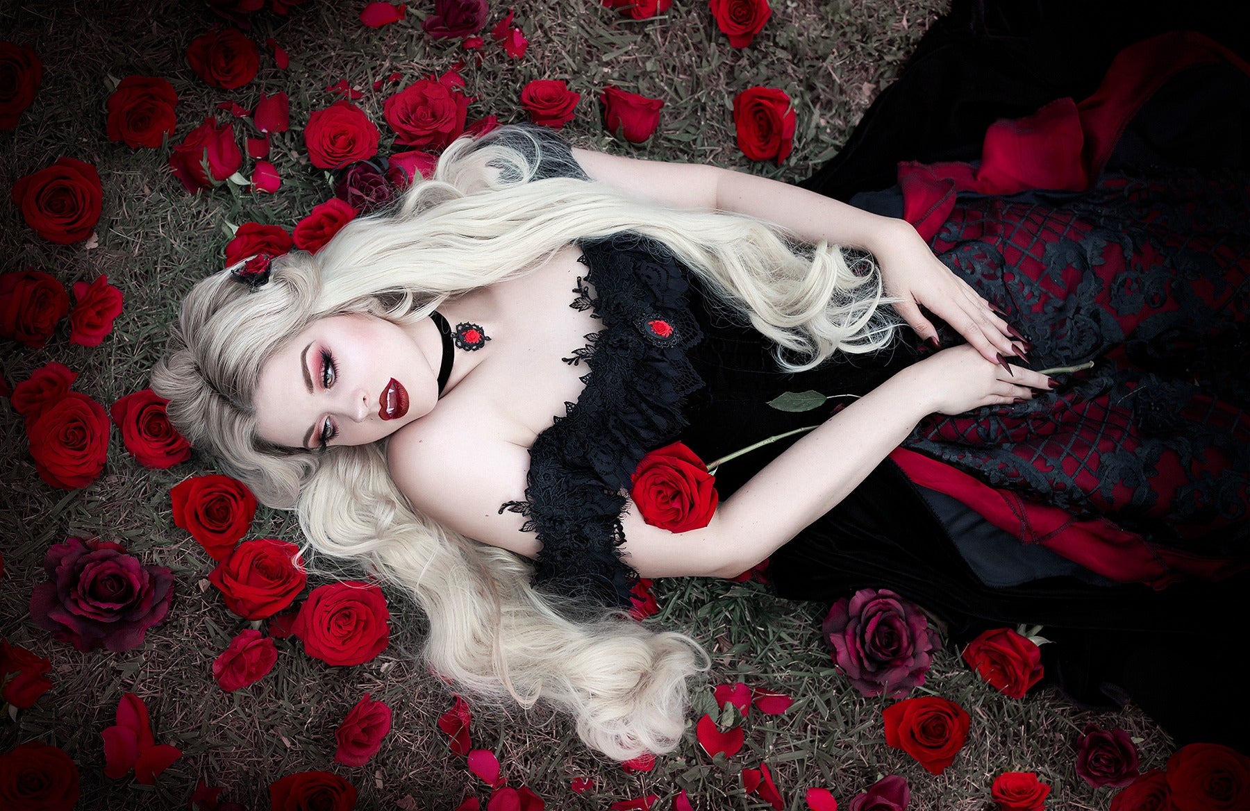 Victorian Vampire Gothic Red/black Velvet Gown Medium Victorian Vampire Gothic Red/black Velvet Gown Medium