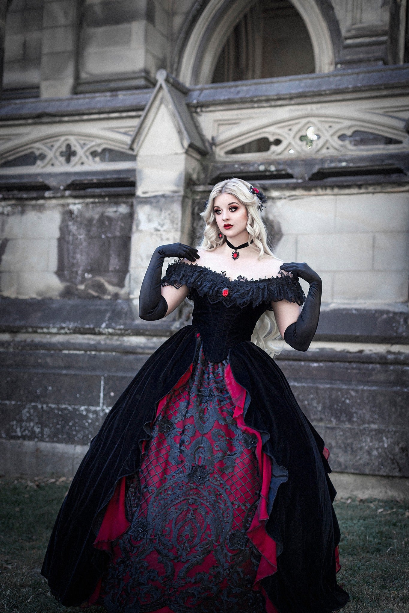 Victorian Vampire Gothic Red/black Velvet Gown – Romantic Threads